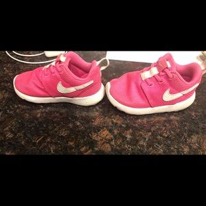 Nike Toddler Size 6 Shoes